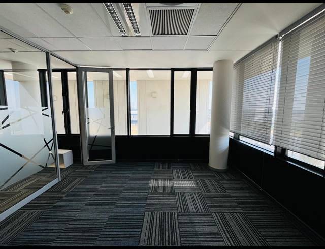 1,600M² OFFICE TO LET IN WATERFALL